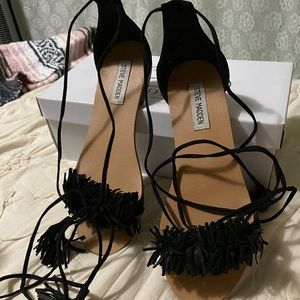 STEVE MADDEN fringe lace up sandals with tassels